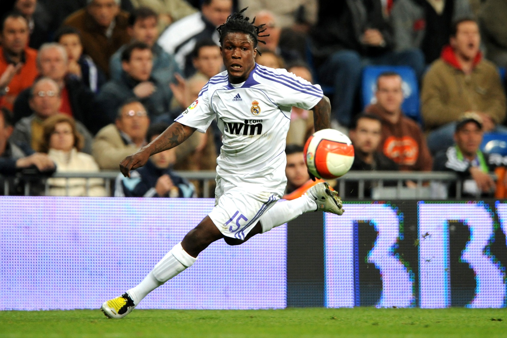 Ex-jogador do Real Madrid é internado na Holanda, vítima de AVC