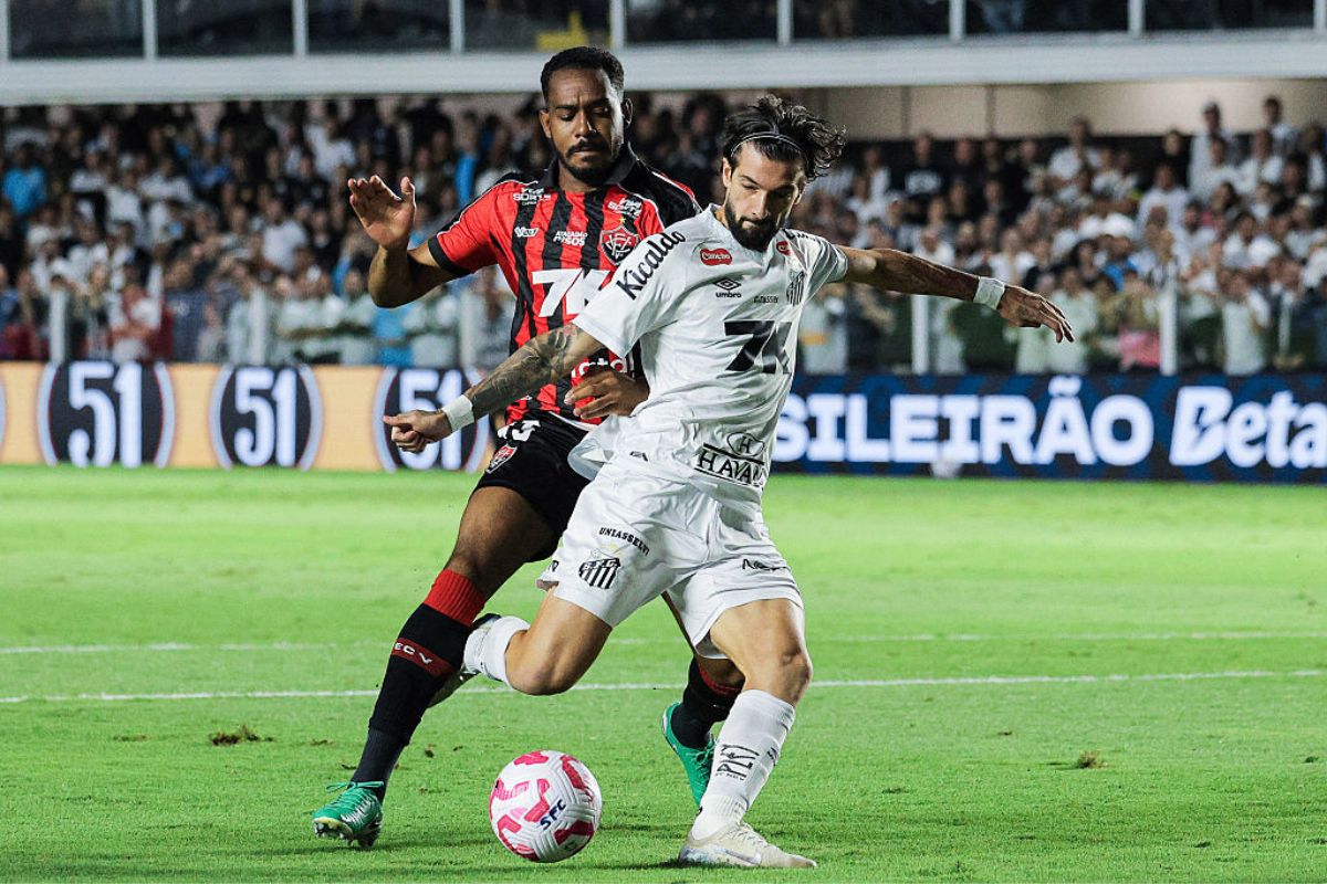 Vitória quebra invencibilidade histórica do Santos