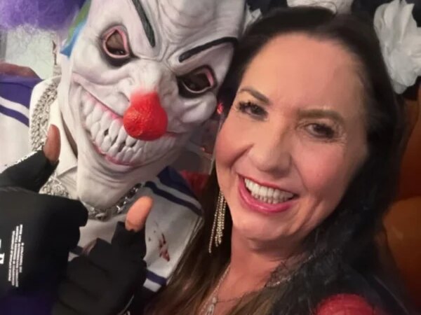 Mãe de Virginia causa na web ao postar 1ª foto com Vini Jr.; veja