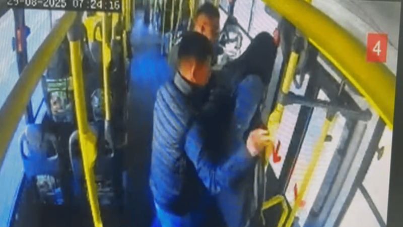 Peruano que furtava celulares de mulheres em ônibus do DF é preso