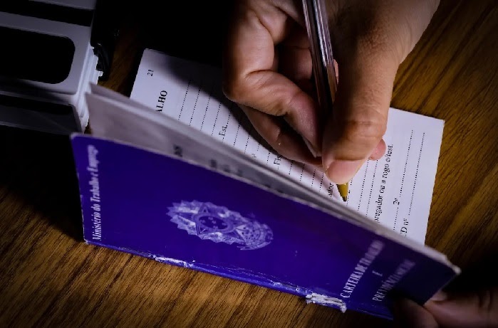 DF tem 1.144 vagas de emprego abertas com salários de até R$ 3 mil