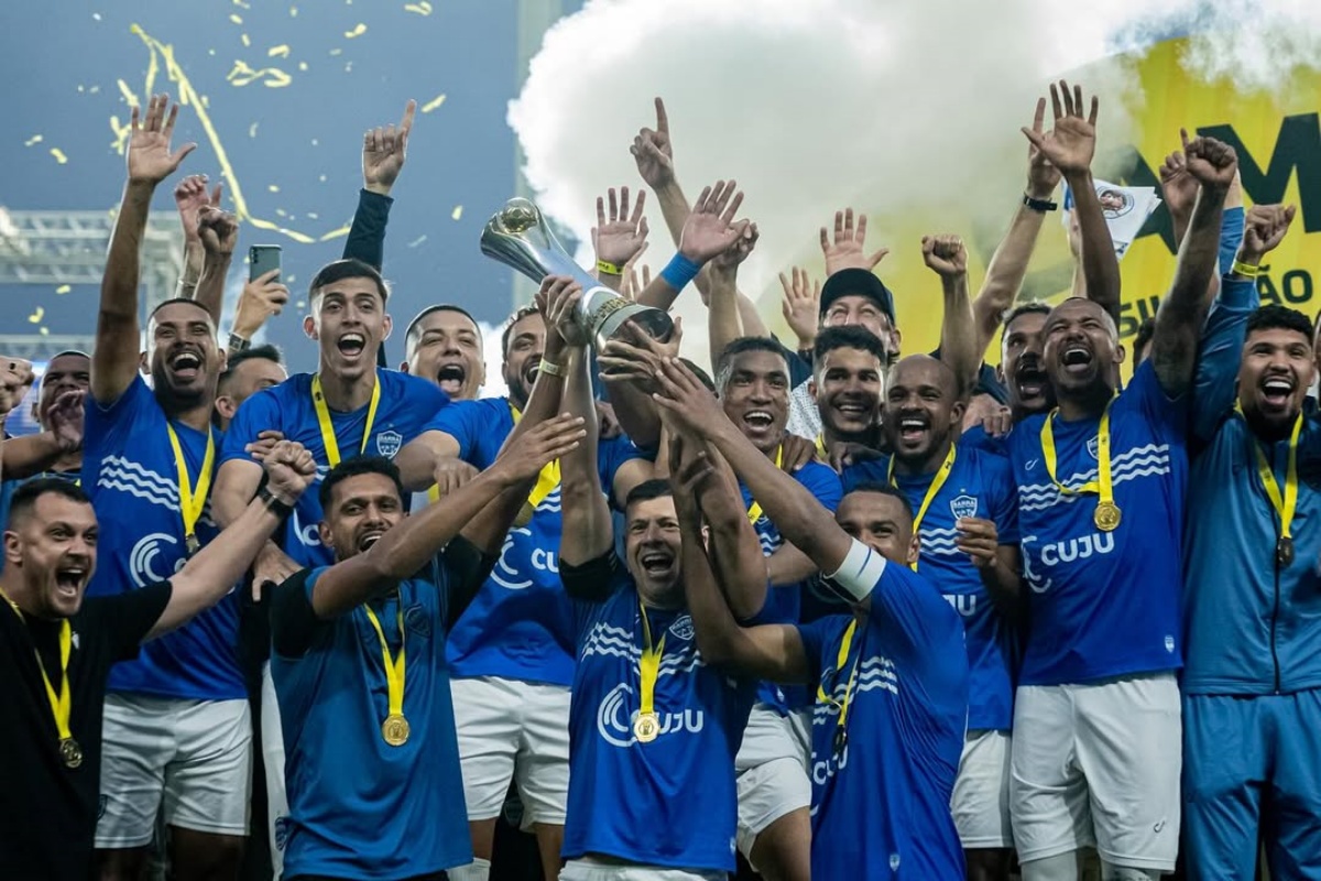 Barra-SC levanta o primeiro troféu nacional após empate