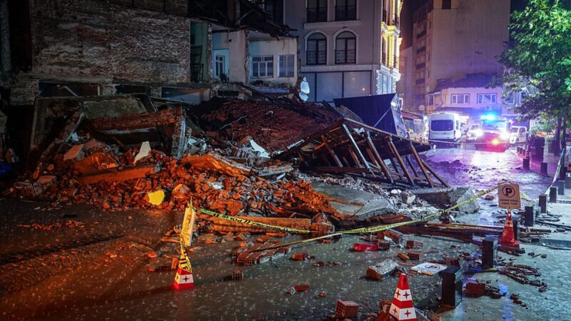 Terremoto de 6,1 atinge Turquia e deixa moradores em pânico