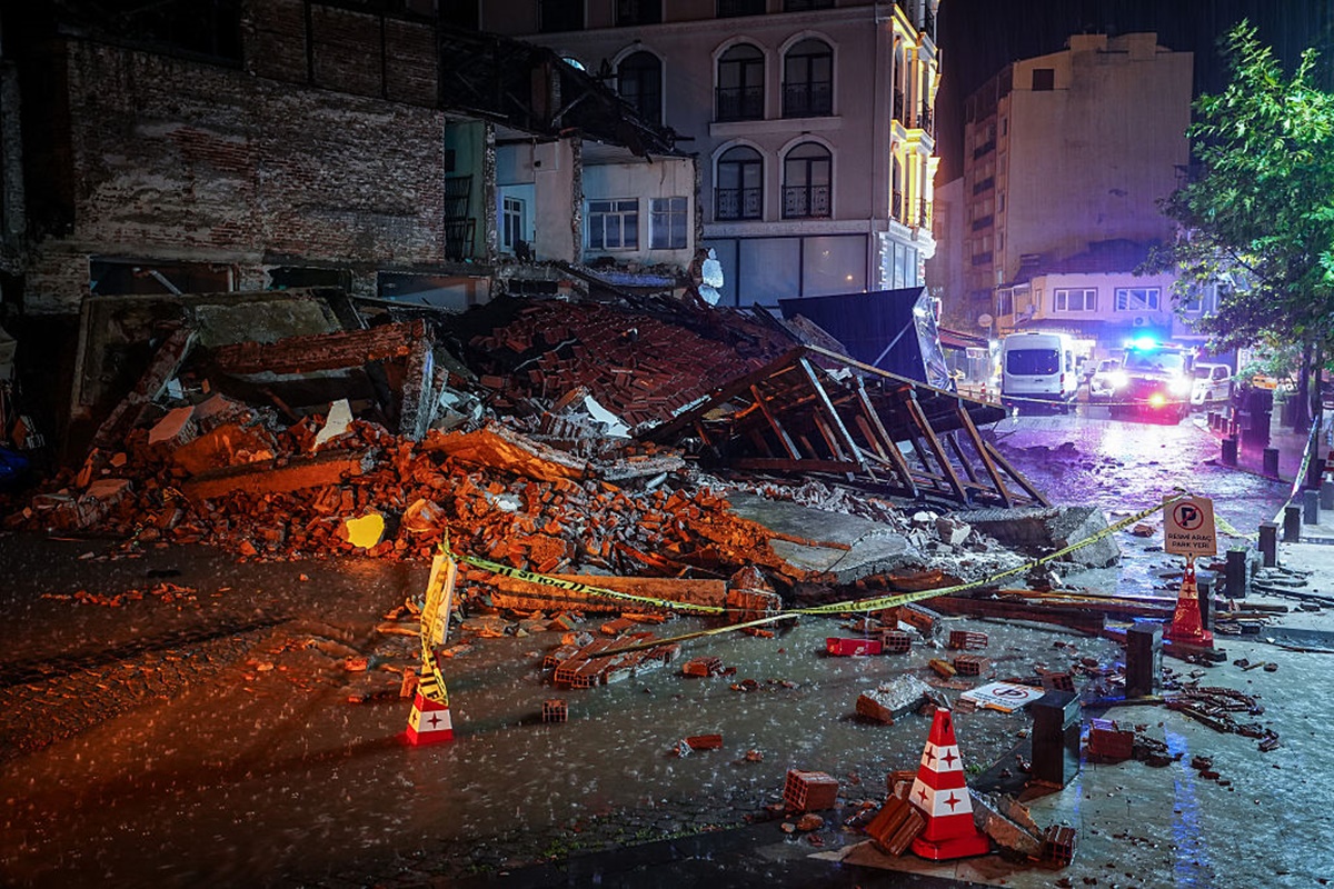 Terremoto de 6,1 atinge Turquia e deixa moradores em pânico