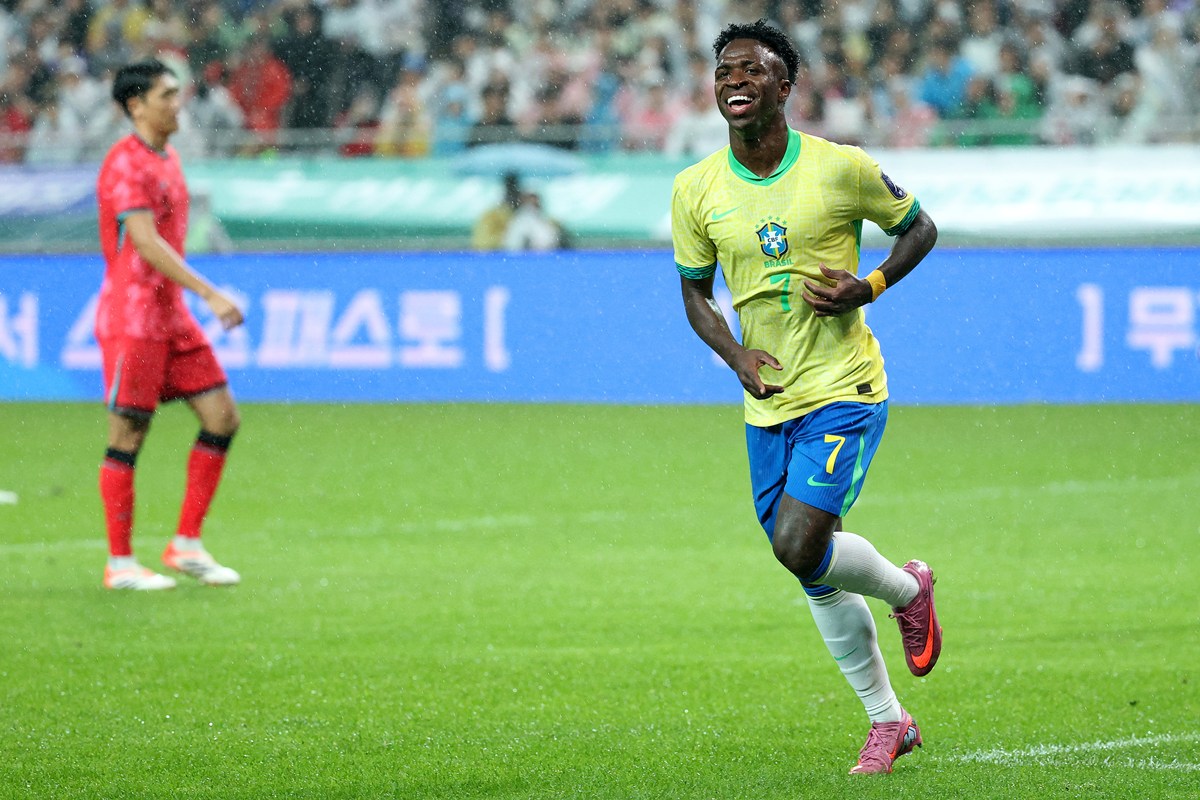 Vini Jr. figura em lista de atletas mais bem pagos do mundo; confira