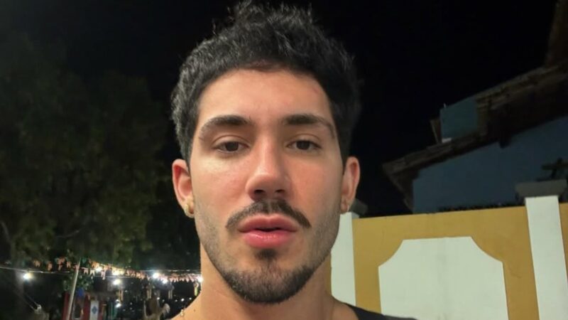 Influenciador Vittor Fernando tem carro alvejado no Rio