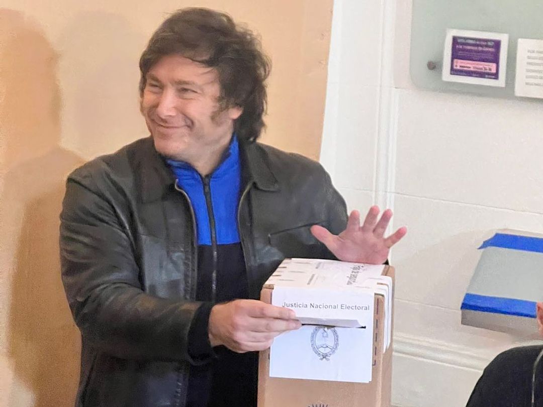 Com baixa participação, Argentina encerra votação para Câmara e Senado