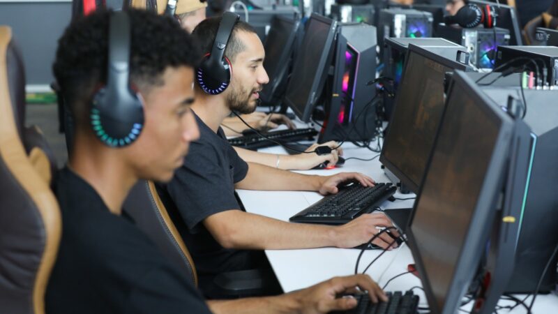 Projeto leva cursos de capacitação tecnológica gratuitos a Santa Maria e Recanto das Emas