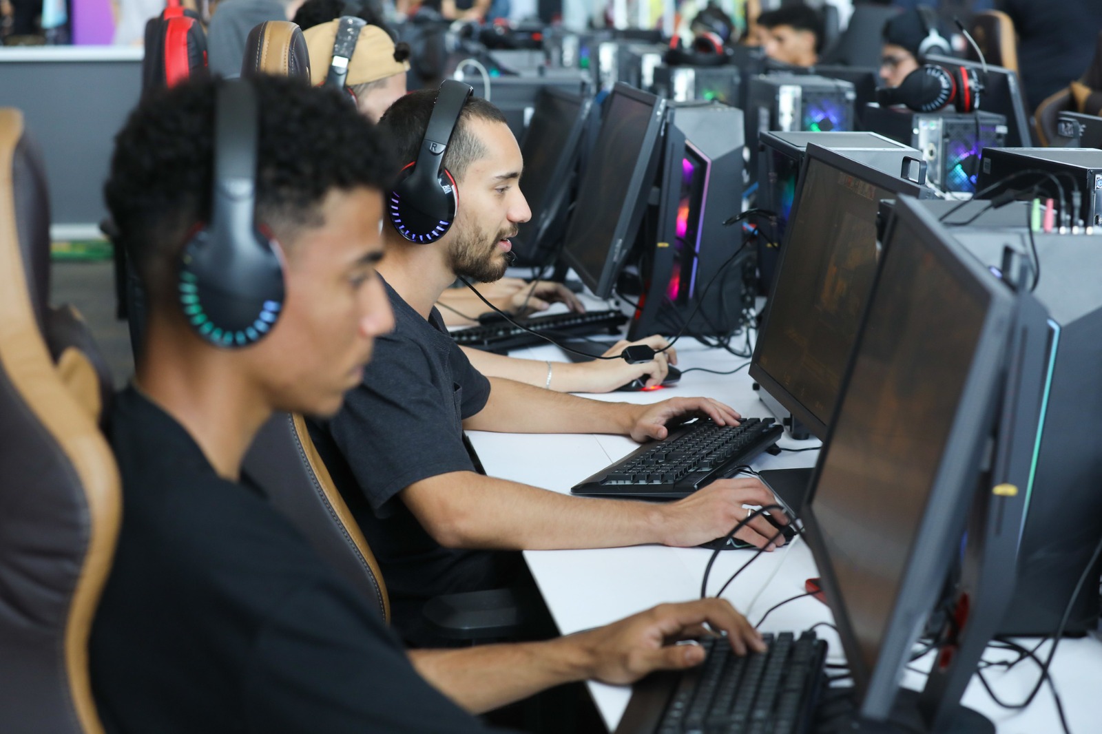 Projeto leva cursos de capacitação tecnológica gratuitos a Santa Maria e Recanto das Emas