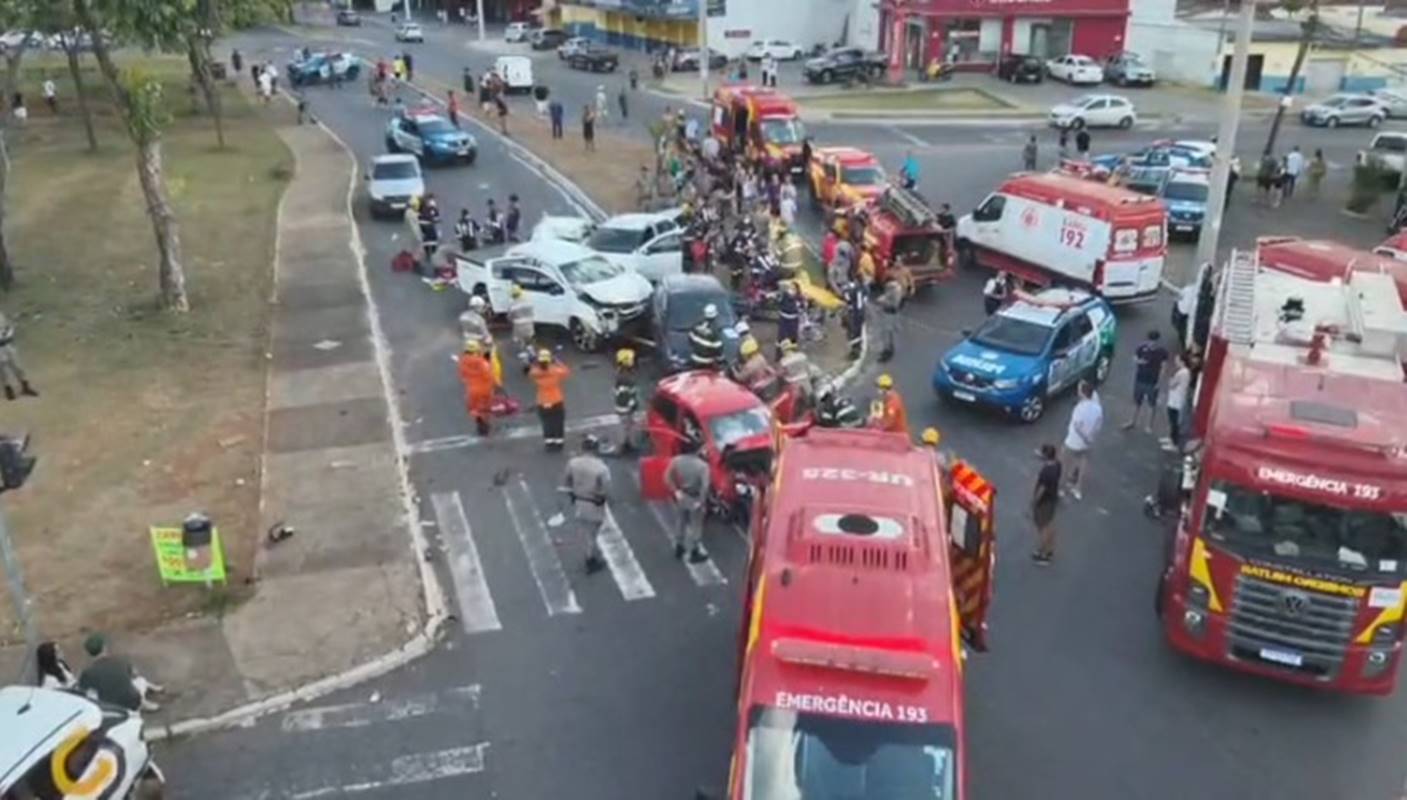 motorista que causou engavetamento fatal fugia de outro acidente