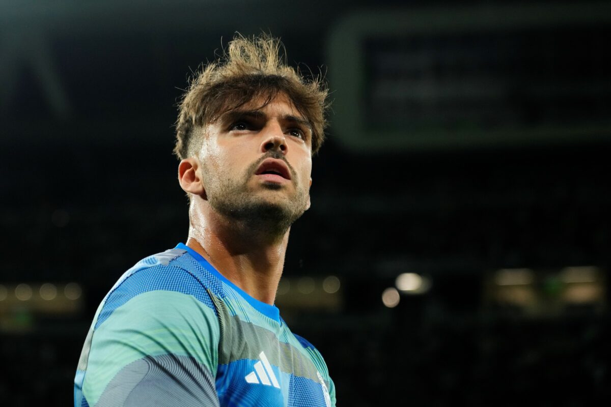 Vídeos sexuais: jovem retira acusação contra zagueiro do Real Madrid