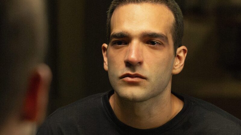 Humberto Carrão beijou atriz de Vale Tudo em festa