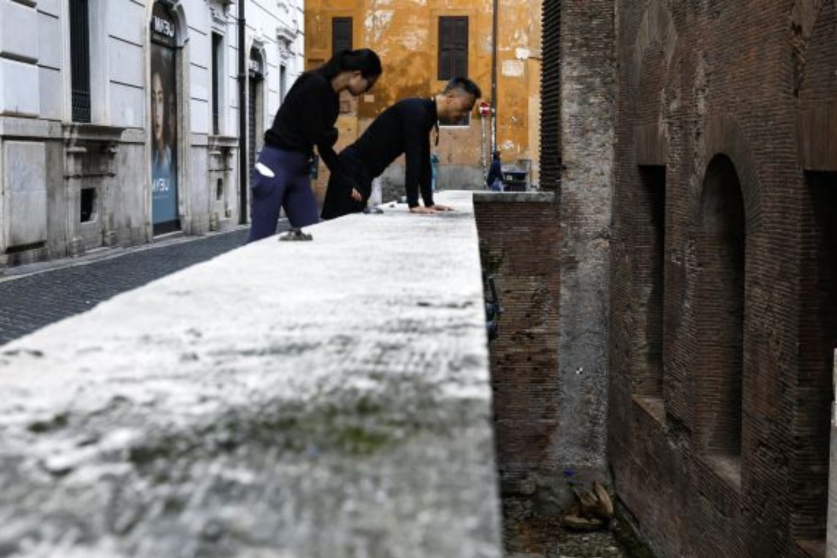 Turista japonês morre após cair de muro próximo ao Panteão, em Roma