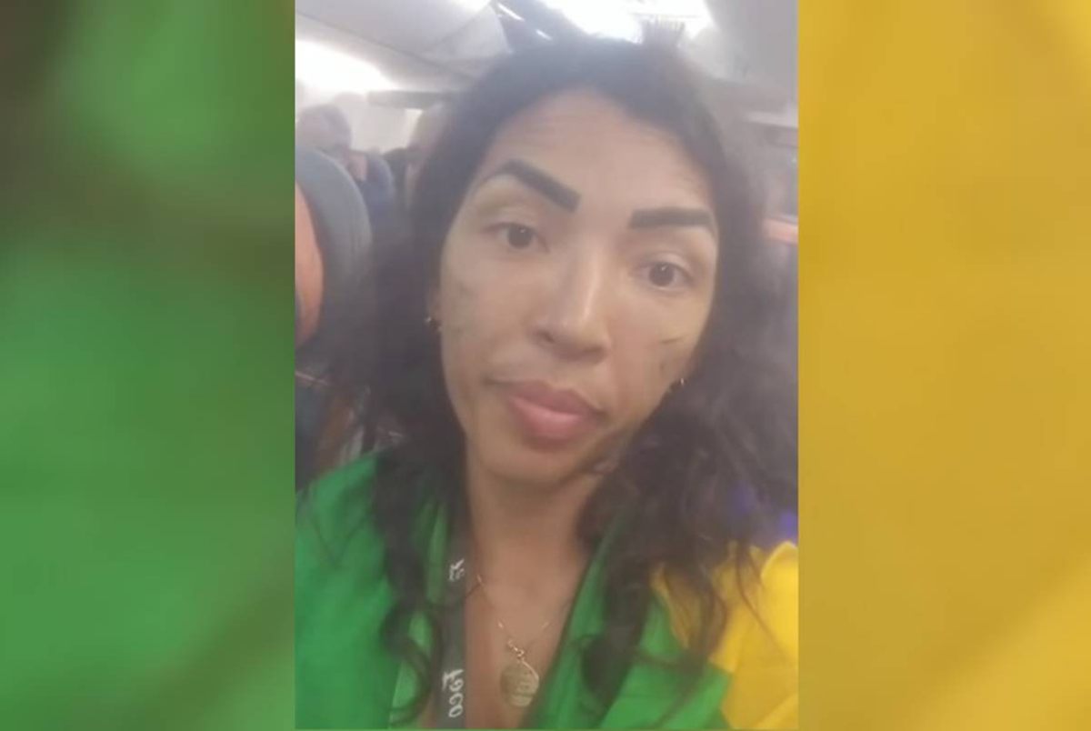 Saiba quem é a mulher enrolada em bandeira do Brasil que fez barraco em avião
