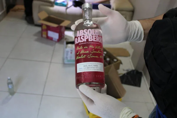 “Brinde Amargo”: homem é preso por vender bebidas falsificadas no ES