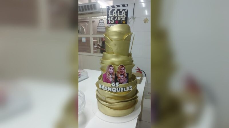 Michelle posta imagem do aniversário da filha e fala sobre “injustiça”