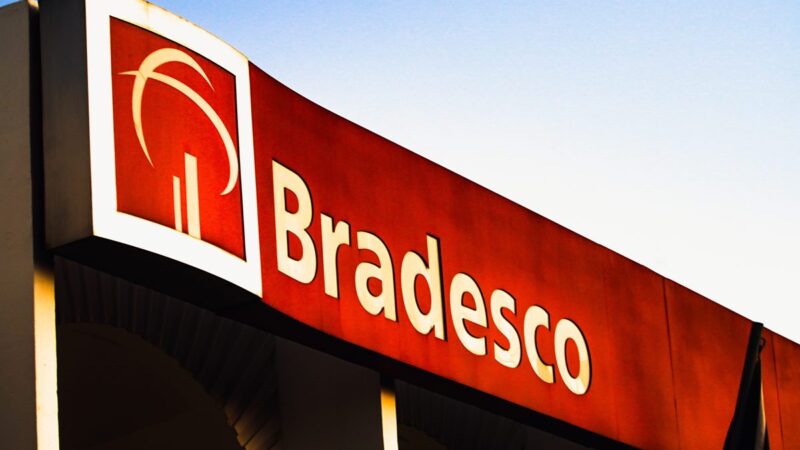 Apesar de alta no lucro, Bradesco vê ações caírem forte. Entenda