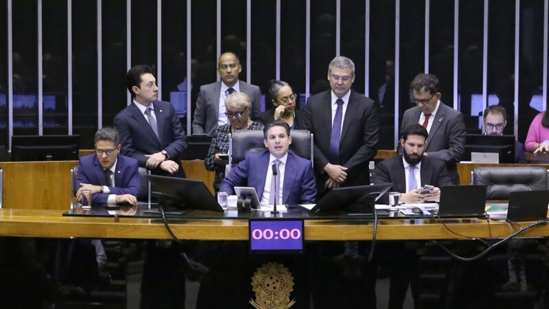 Câmara aprova MP do setor elétrico e mantém abertura total do mercado