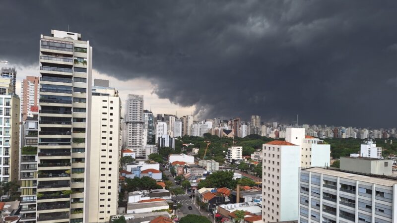 Chuvas intensas e tempestades continuam no Brasil nesta quinta-feira