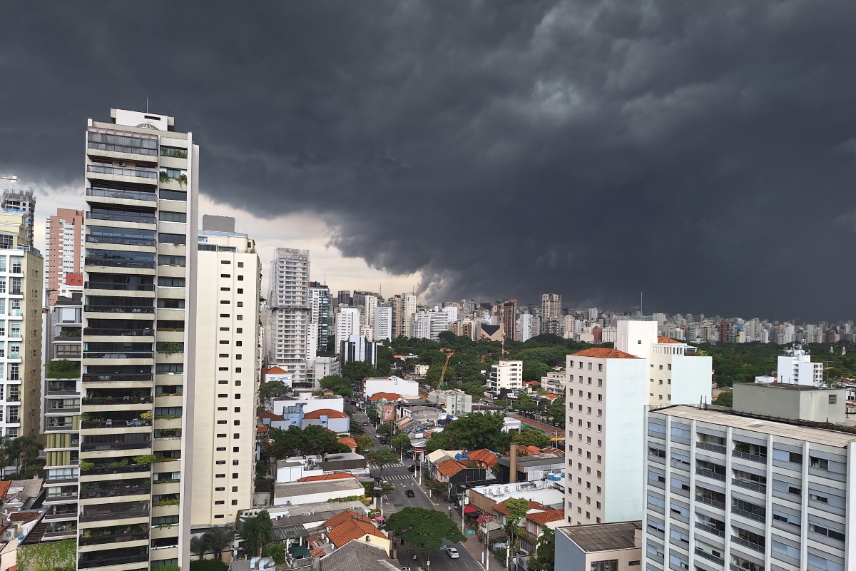 Chuvas intensas e tempestades continuam no Brasil nesta quinta-feira