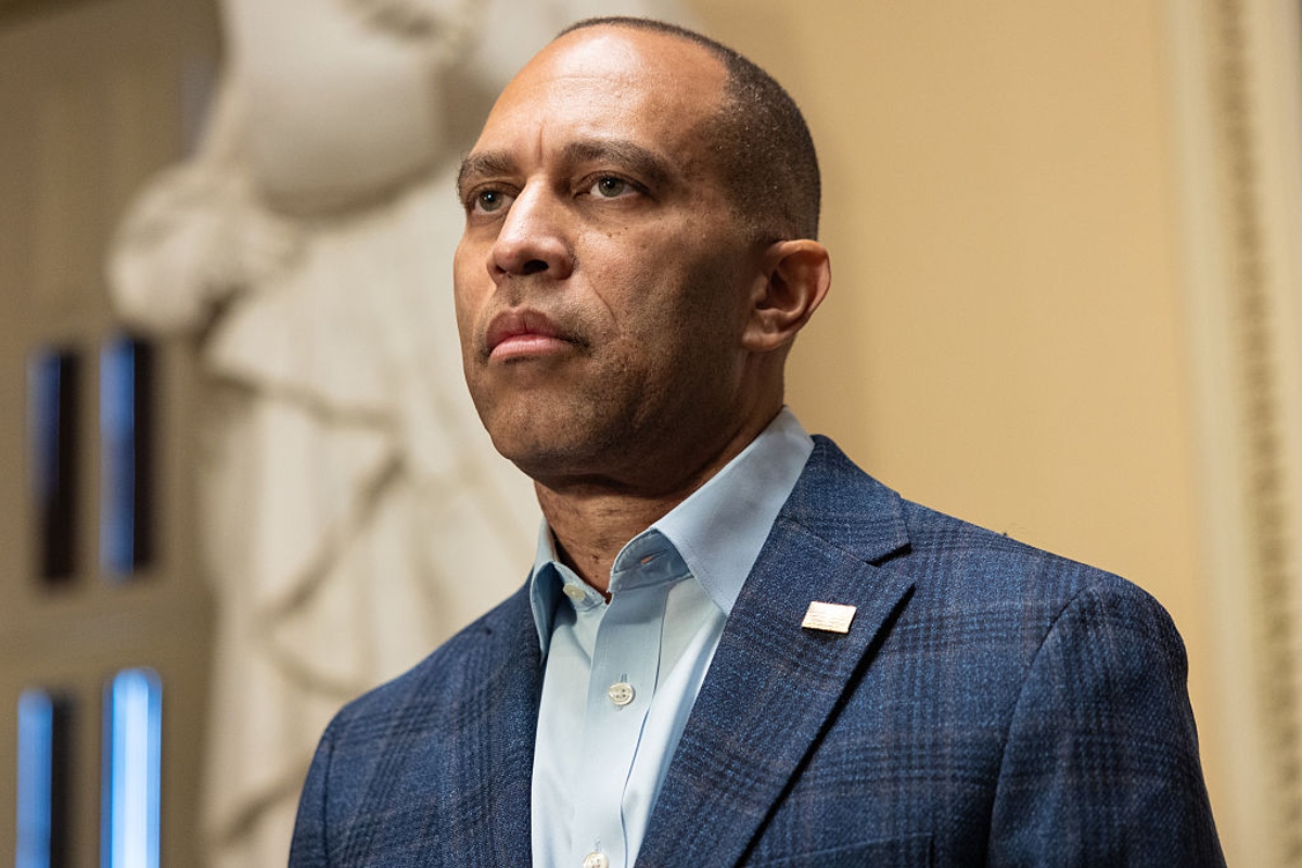 Homem perdoado por Trump pelo 6/1 é preso por ameaçar líder democrata