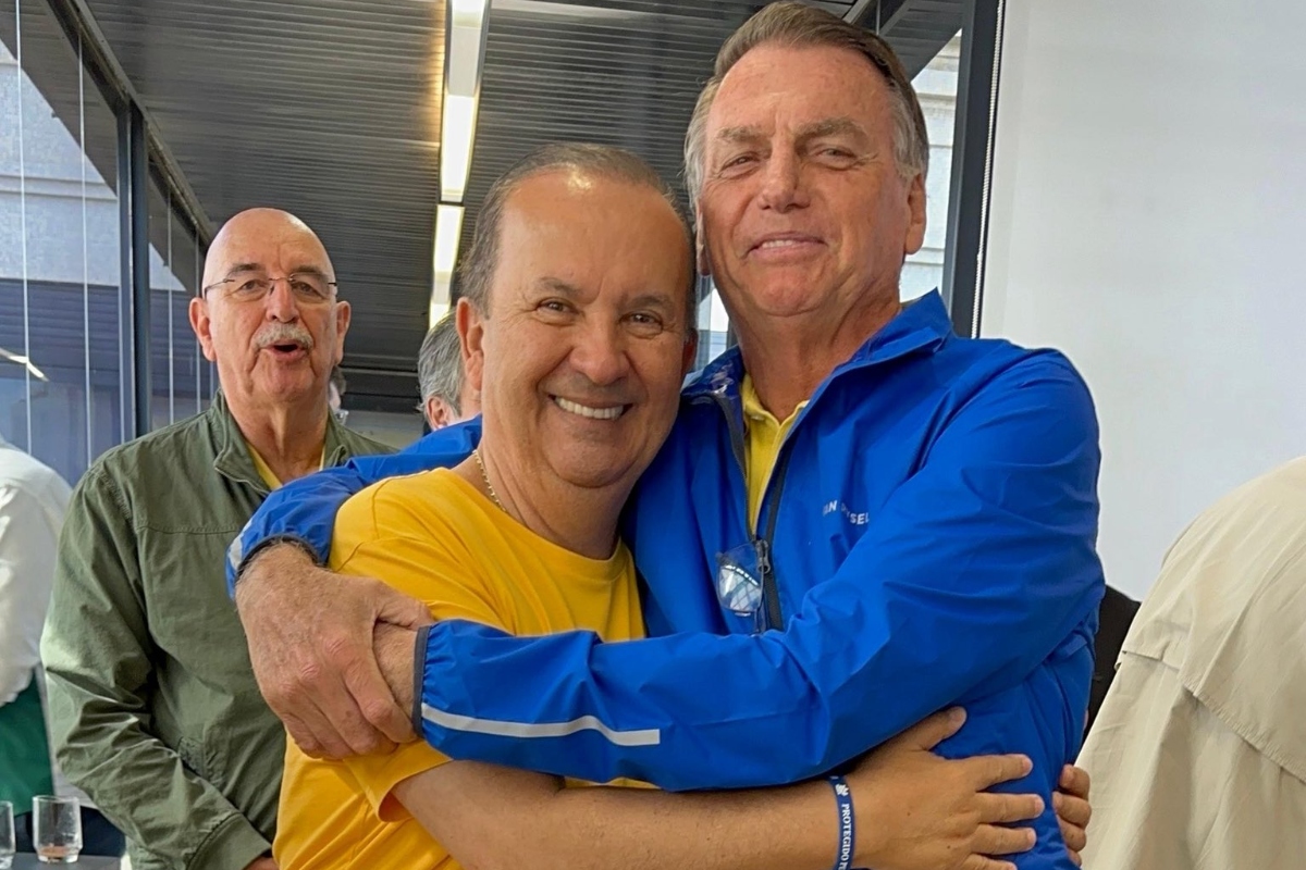 Moraes autoriza visita do governador de SC a Bolsonaro