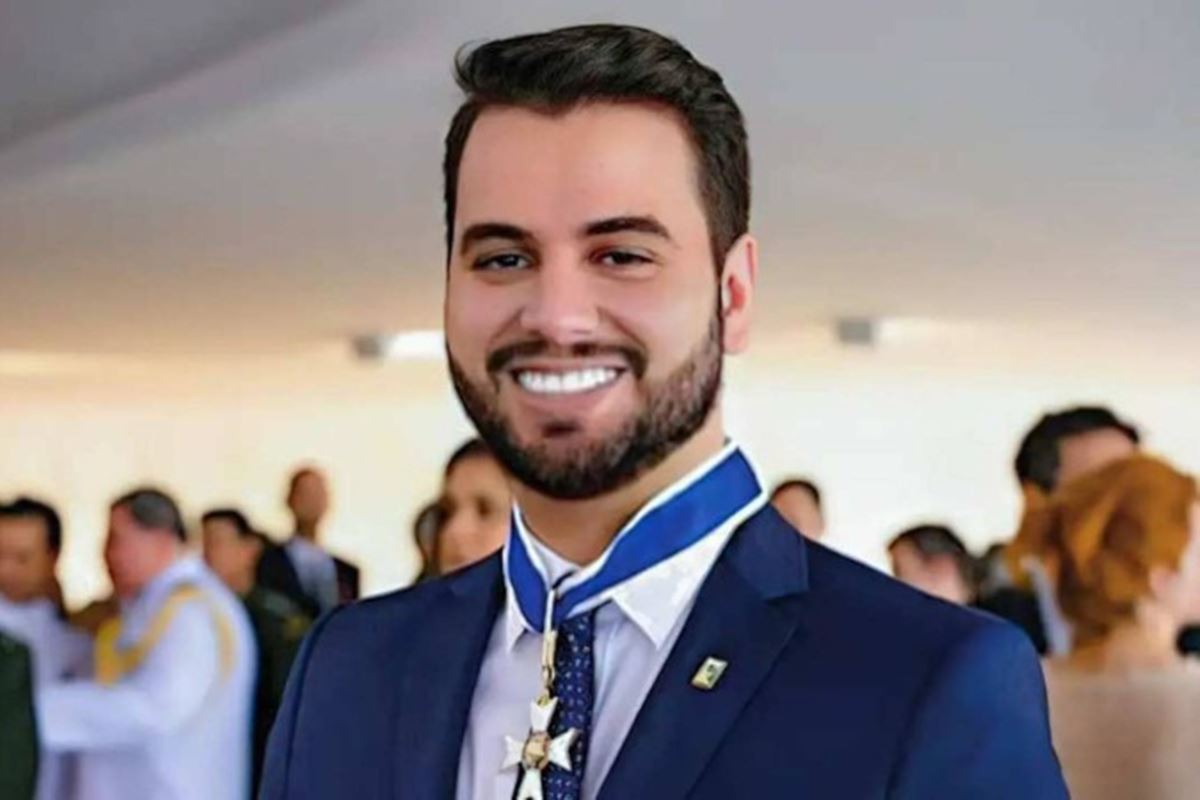 Defesa de Filipe Martins reage ao pedido da PF por mais investigação