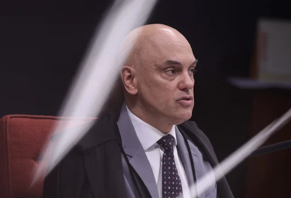 Moraes reage a brincadeira de advogado no STF: “Consequências sérias”