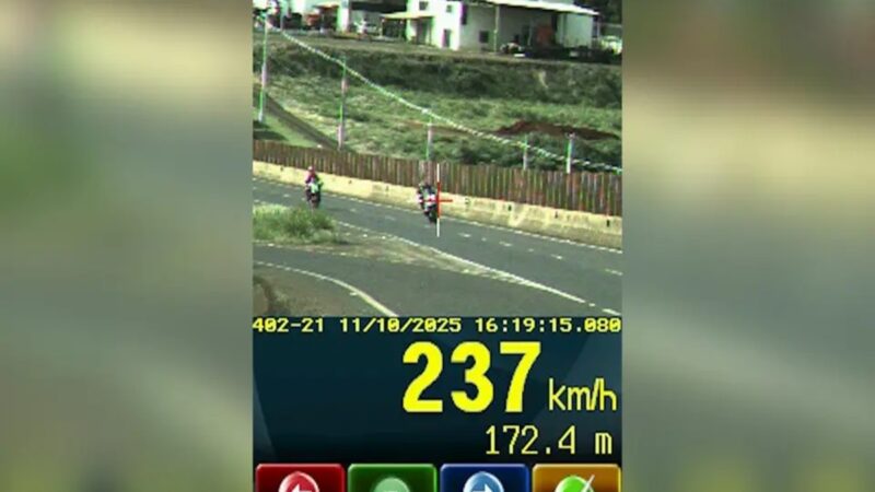 PRF flagra motociclista pilotando a 237 km/h na BR-369, no Paraná