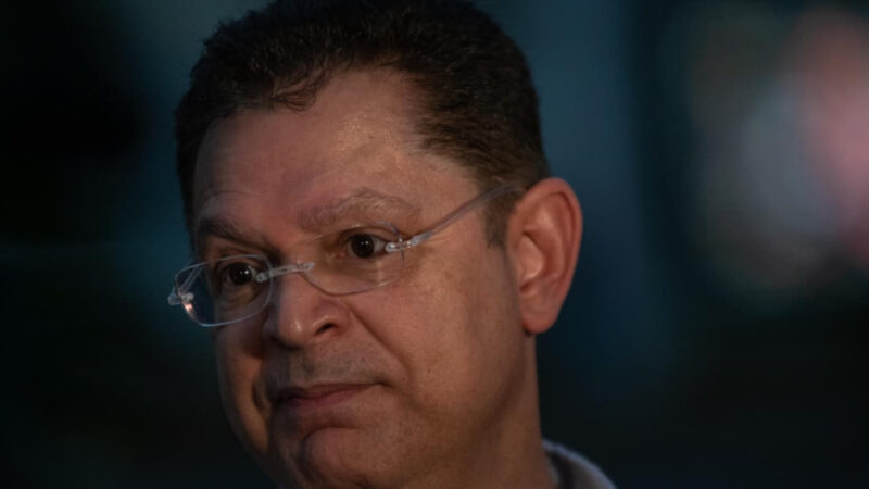 Quanto mais tempo passa, mais ele sente