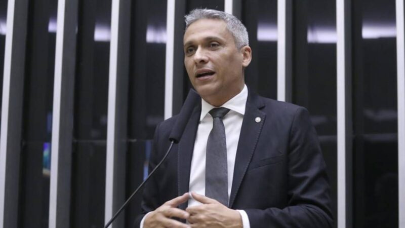 Moraes nega pela segunda vez visita de deputado Gayer a Bolsonaro