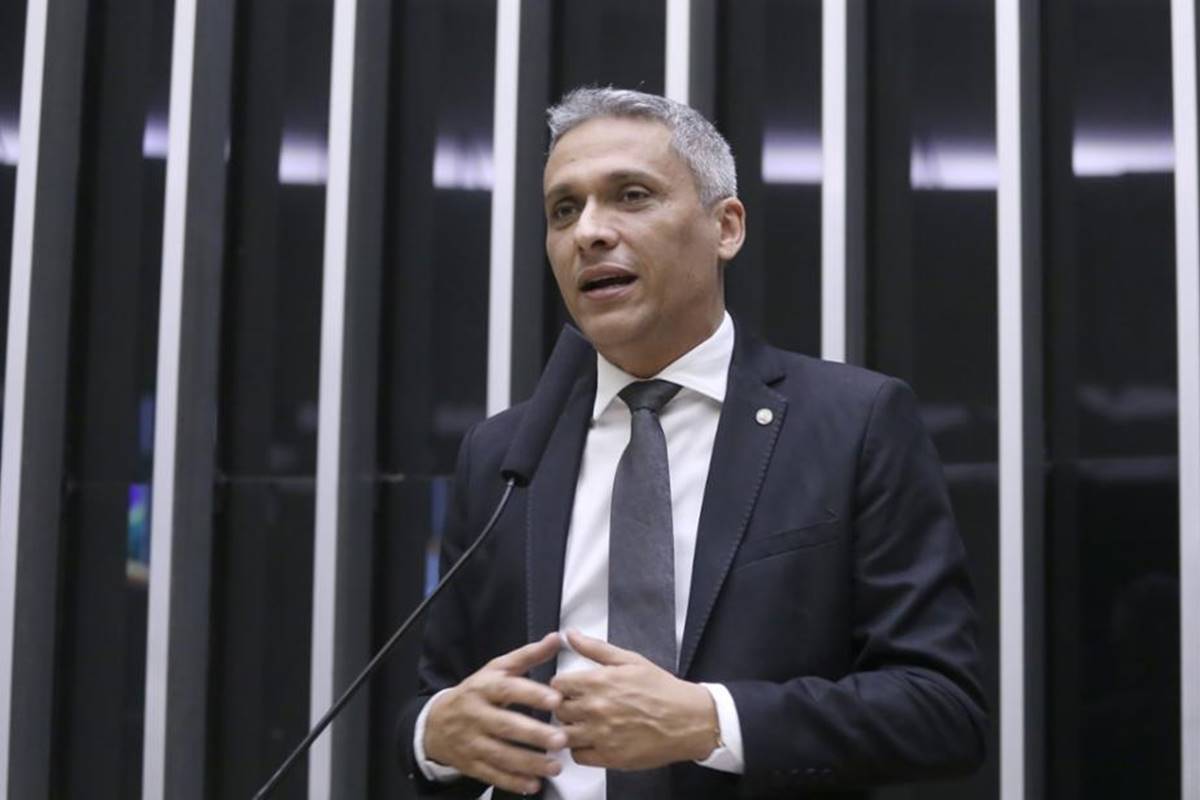Moraes nega pela segunda vez visita de deputado Gayer a Bolsonaro