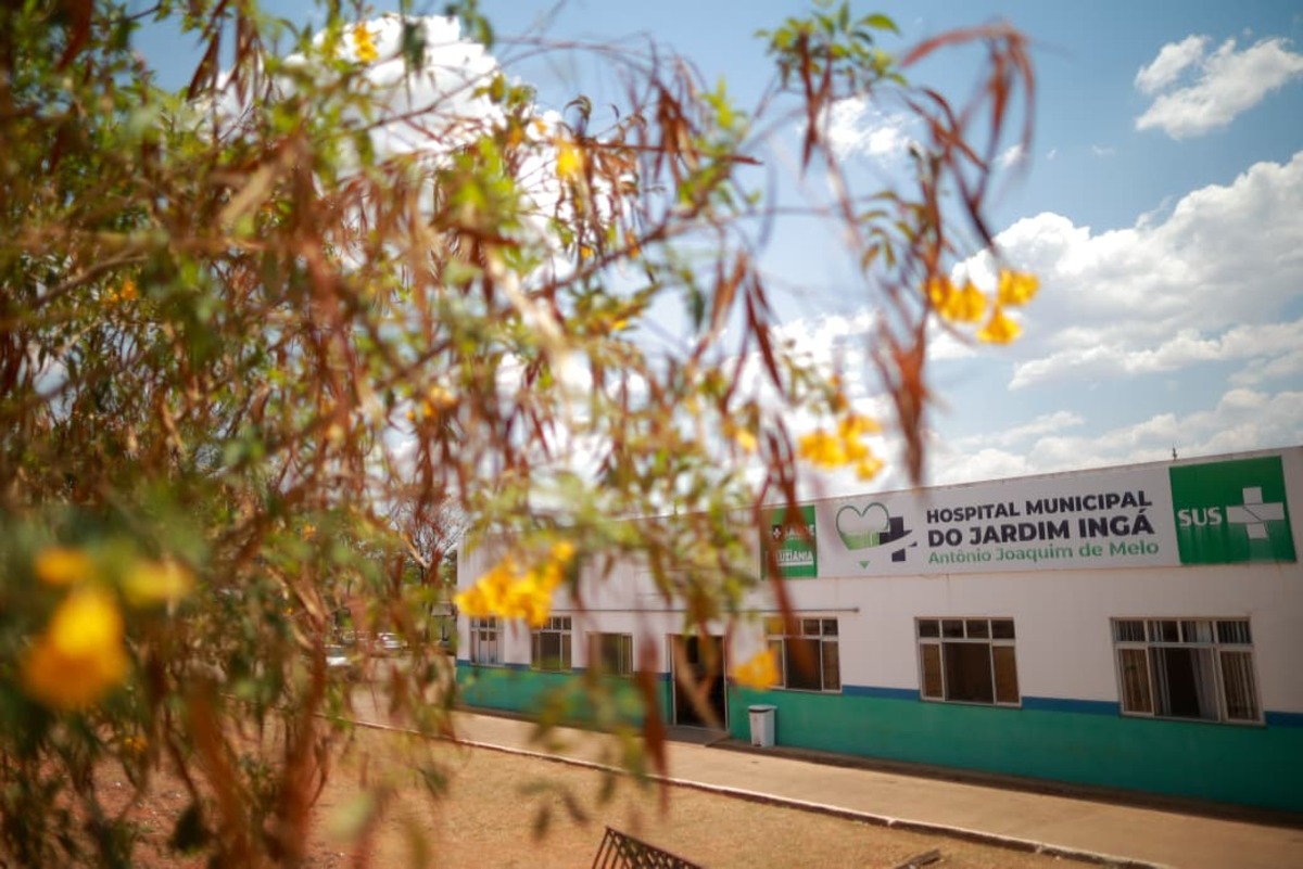 Há 3 meses em hospital, menina autista vira xodó dos funcionários