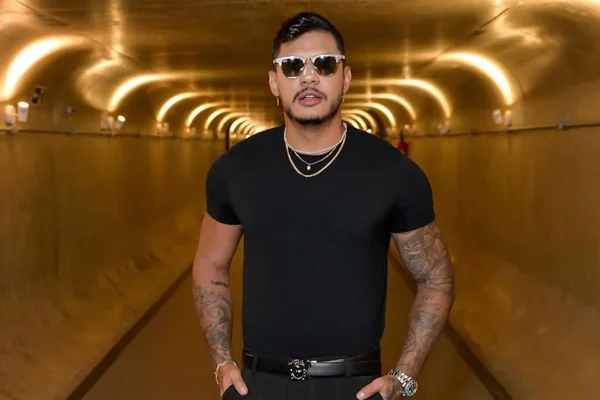 Suspeita de metanol: saiba por que o cantor Hungria permanece na UTI