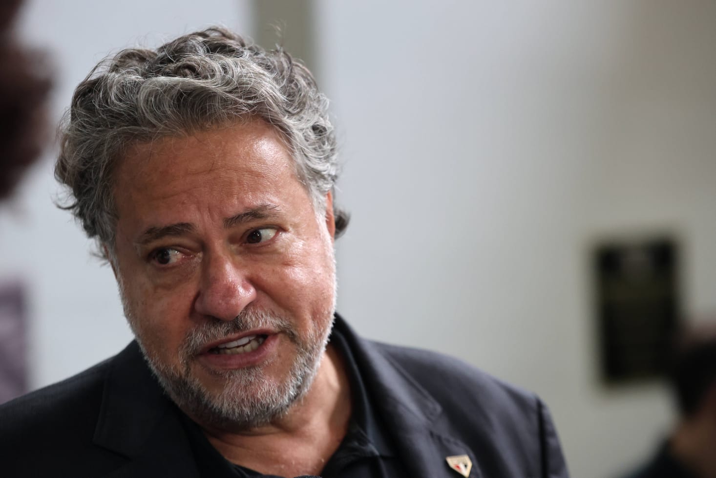 Torcida do São Paulo protesta contra gestão de Casares: “Criminosa”