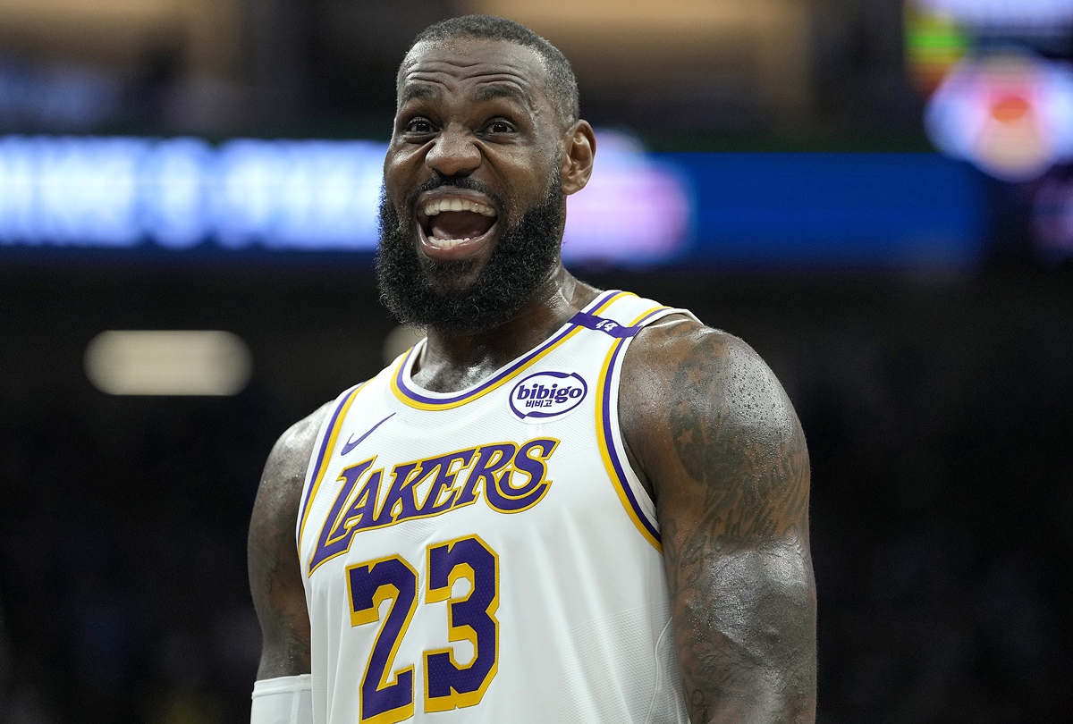 Técnico do Lakers ironiza anúnico de LeBron: “Vocês são idiotas”