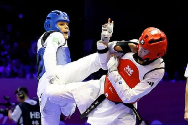 Conheça Maria Clara Pacheco, campeã mundial de Taekwondo