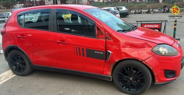 Bandidos furam bloqueio e atropelam motociclista durante perseguição