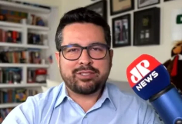 Moraes determina carta rogatória para notificar Figueiredo nos EUA