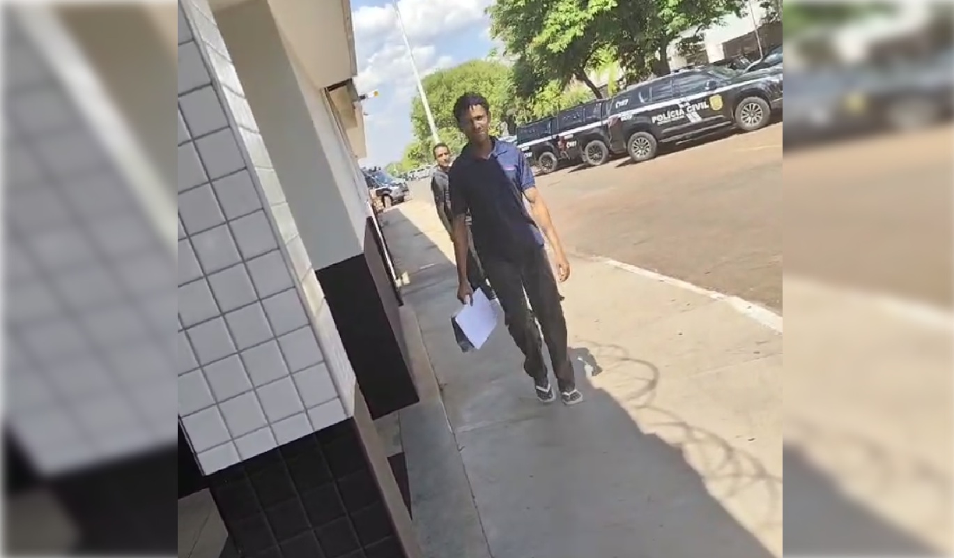 Vídeo. Veja momento em que rapaz preso injustamente no DF é solto