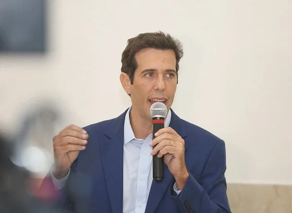 SP: Secretário de Educação ganha edital do FNDE com empresa que descumpre cotas