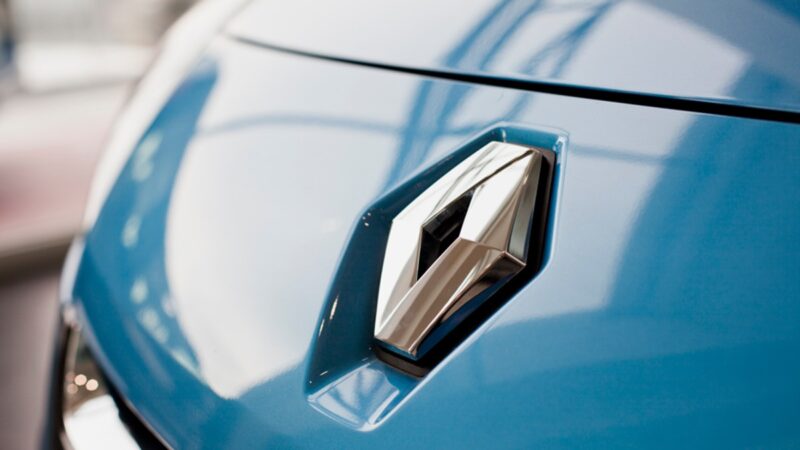Renault pode demitir até 3 mil funcionários para “otimizar custos”