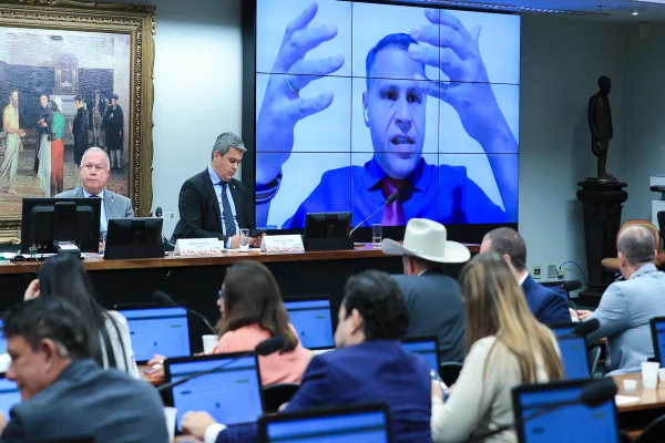 Após “susto”, Tagliaferro diz estar tendo vida confortável na Itália