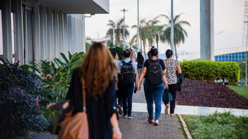 saiba o que abre e fecha no DF na segunda