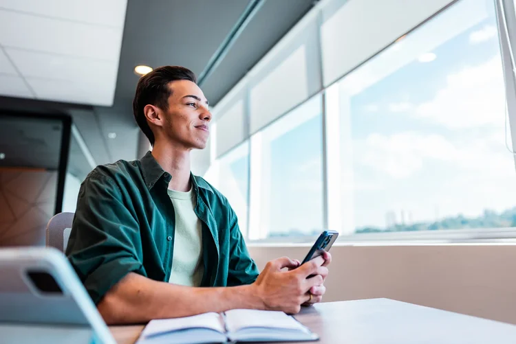 O curso que mais abre portas em diferentes setores: do financeiro ao tecnológico