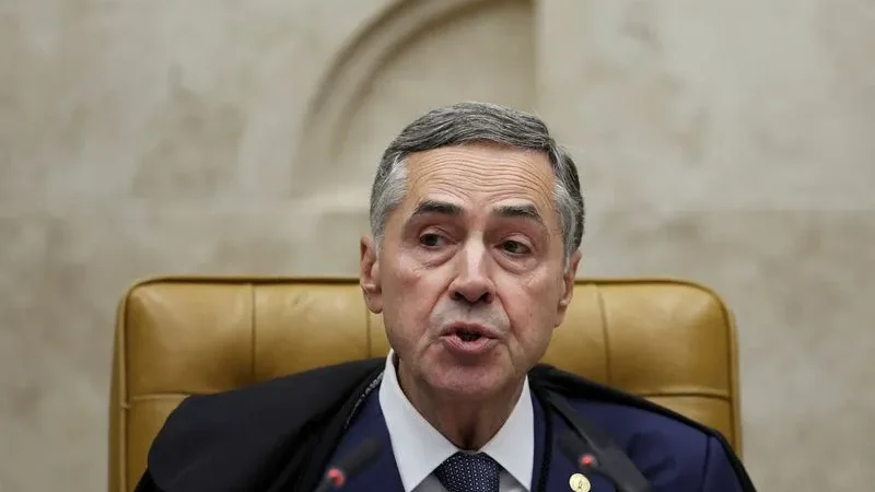 “Pobre também precisa de segurança pública”, diz Barroso após ações no Rio