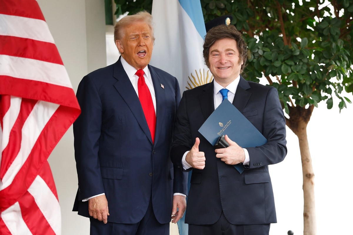 Trump recebe Milei para discutir ajuda financeira à Argentina
