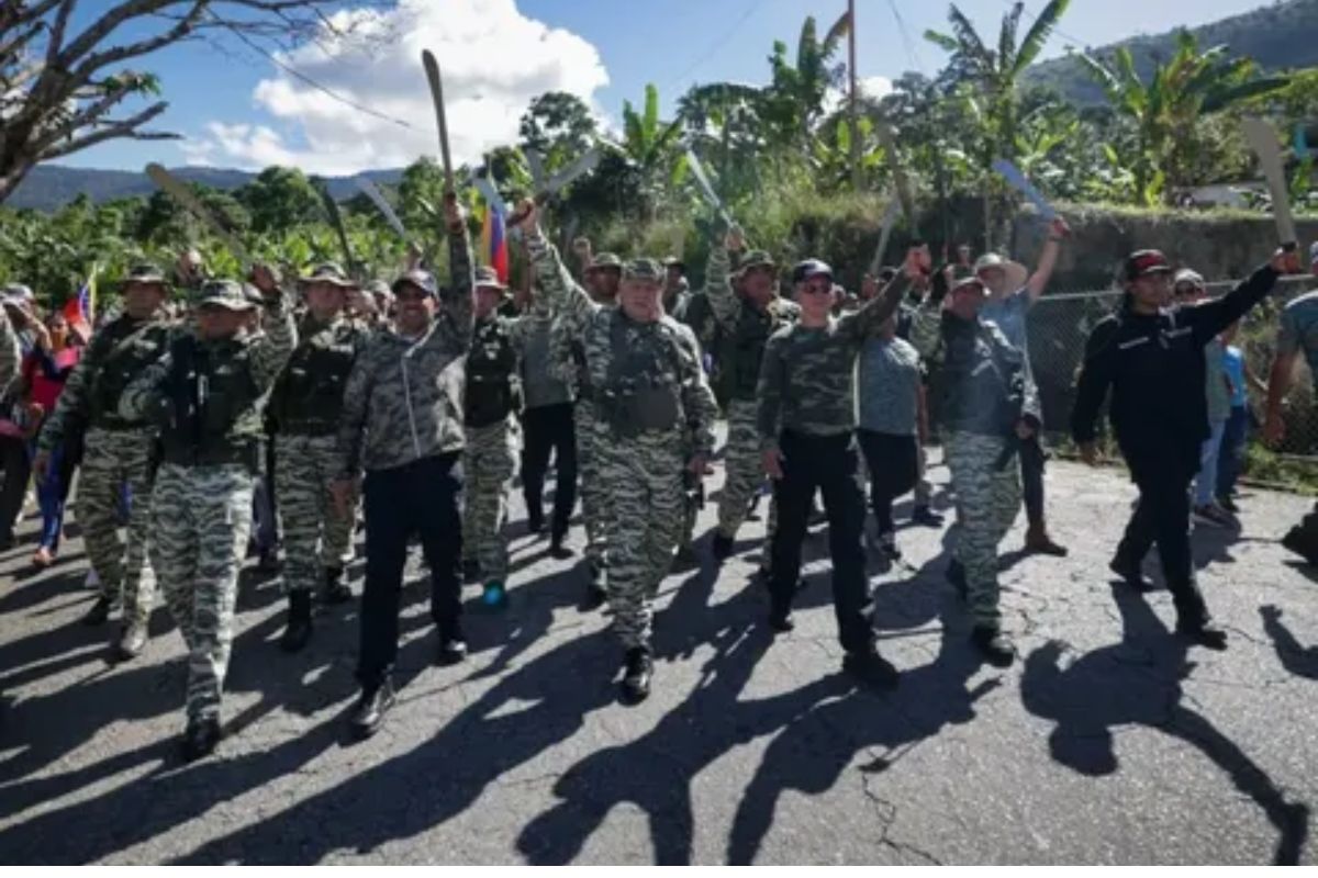 Venezuela realiza exercícios militares após ameaças dos EUA. Vídeo