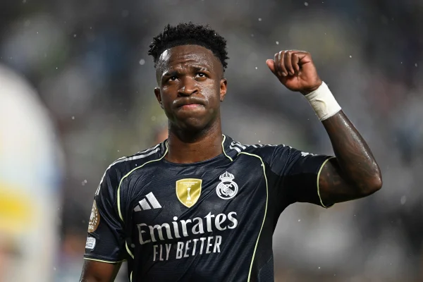 Ex-seleção da Espanha detona Vini Jr.: “Expulsaria do Real Madrid”