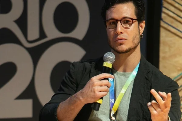 O que ator diz sobre “ambiente tóxico” dos bastidores de Avenida Brasil